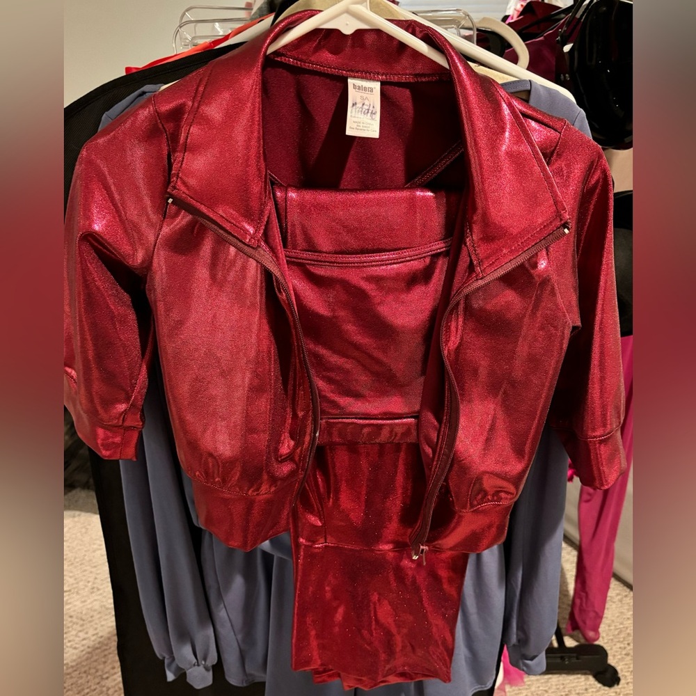 Woman’s 3 piece dance costume